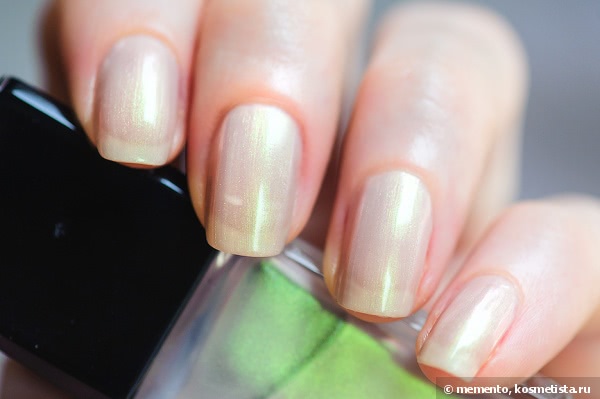 Болотные огни Illamasqua Nail Varnish Hemlock