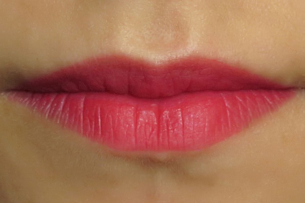 Bourjois Rouge Edition Velvet Lipstick №02 Frambourjoise - матовая помада или кремовый тинт?