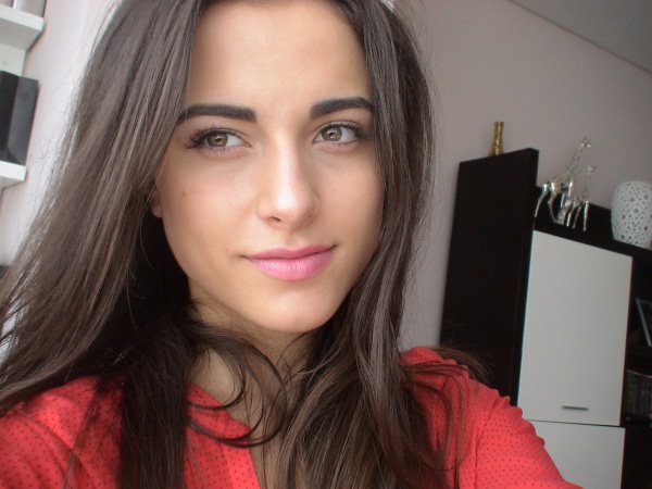 Помада-карандаш Maybelline Colordrama lipstick 140 minimalist