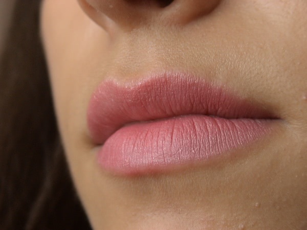 Помада-карандаш Maybelline Colordrama lipstick 140 minimalist