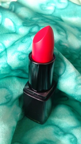 Л'етуаль увлажняющая атласная помада для губ L'etoile Rouge 111 tapis rouge и 103 pink vip . Моя сочная осень