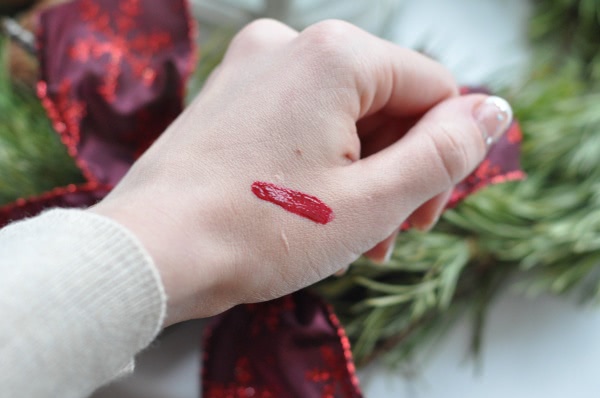 Такой рождественский Guerlain Gloss d’Enfer Maxi Shine Intense Colour & Shine Bare Lip Sensation #920 Rouge Parade