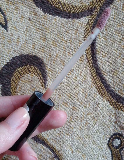 Блеск для губ Essence I Love Nude Xxxl Nude Lipgloss 06 Soft Almond