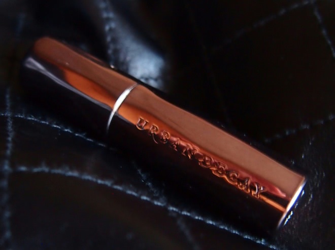 Помада что надо! Urban Decay Revolution Lipstick