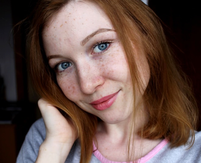 Деликатная губная помада The body shop Colour Сrush #16 Candy Cuddle