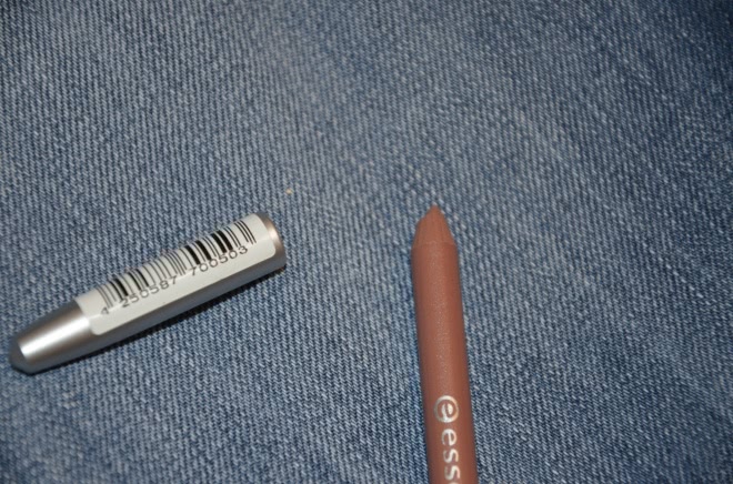 Карандаш для губ Essence lipliner №11 in the nude