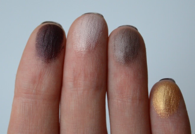 Рождественская феерия: Chanel Les 4 Ombres Signe Particulier