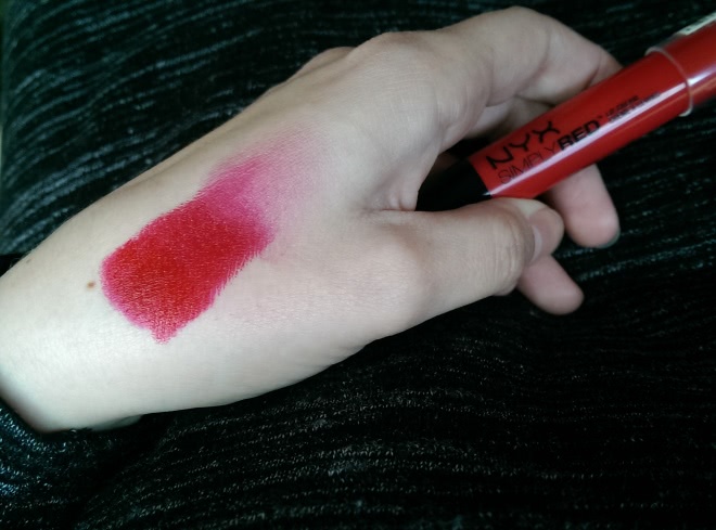 Яркая весна с NYX SiplyRed Candy Apple
