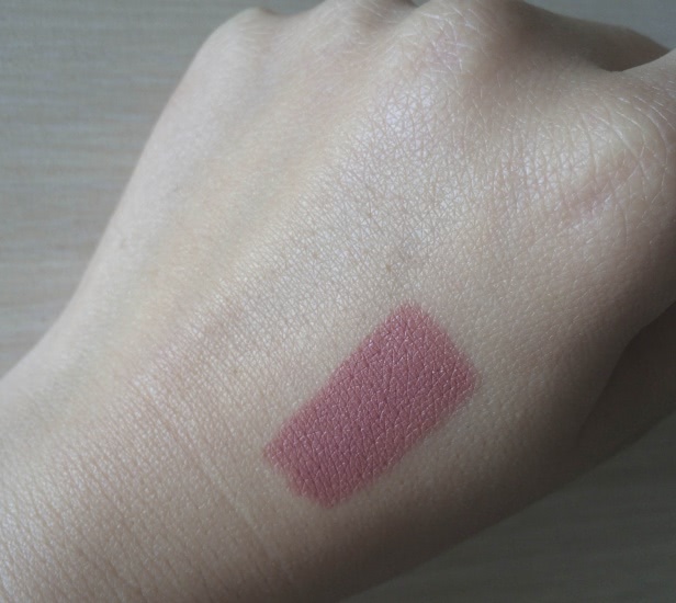 Кейт Мосс рекомендует: ягодное лето с Rimmel Lasting Finish 008