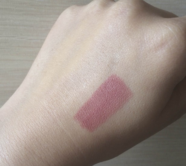 Кейт Мосс рекомендует: ягодное лето с Rimmel Lasting Finish 008