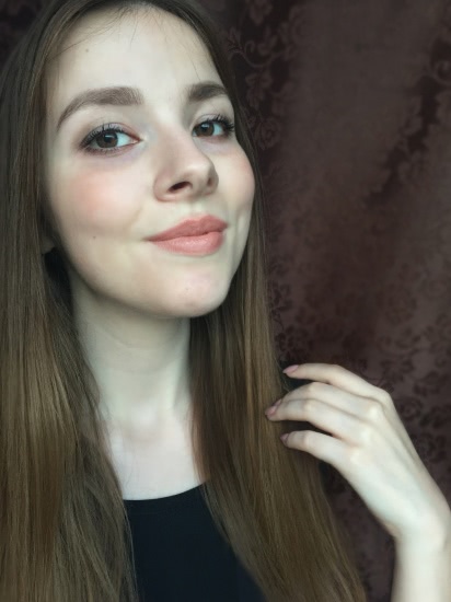 Essence Glossy Stick в оттенке 02 Clear Nude