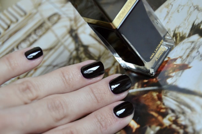 Tom Ford nail lacquer #32 Black Cherry