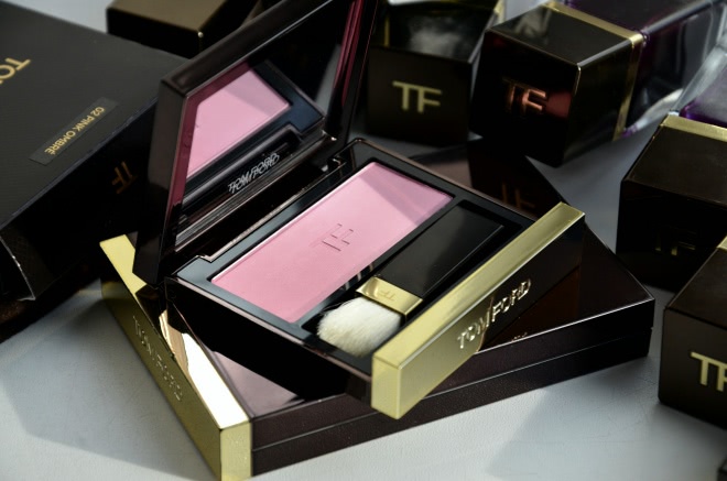 Универсальная палетка для романтичного макияжа в розовых тонах Tom Ford Eye and Cheek Shadow #02 Pink Ombre