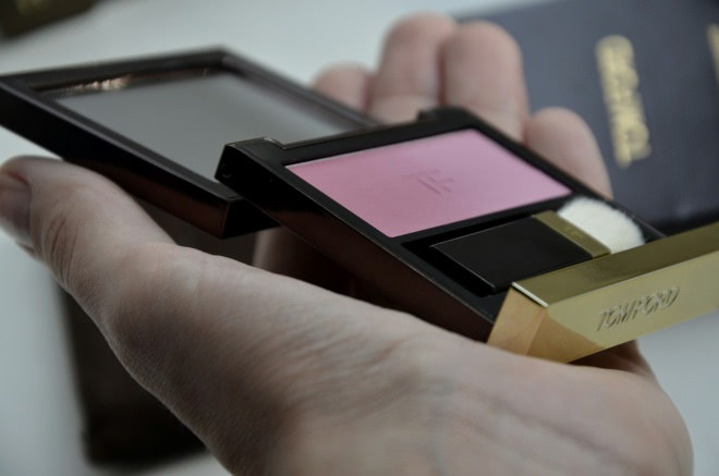 Универсальная палетка для романтичного макияжа в розовых тонах Tom Ford Eye and Cheek Shadow #02 Pink Ombre