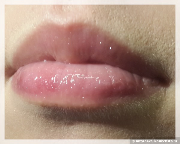 Lancome Gloss In Love Sparkling Lipglaze Cocooning Feel #383 Violette Paillette - Сияющий блеск для губ с увлажняющим эффектом, мой спутник на Новый Год