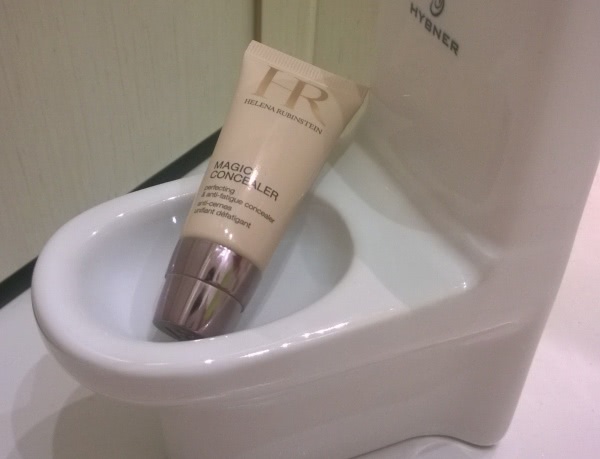 Знаменитый корректор Helena Rubinstein Magic Concealer Perfecting & Anti-fatique Concealer Цвет 01 Light