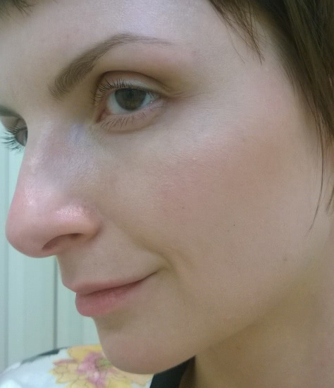 Наносим румяна, тональный крем и рисуем брови...кистями Shiseido