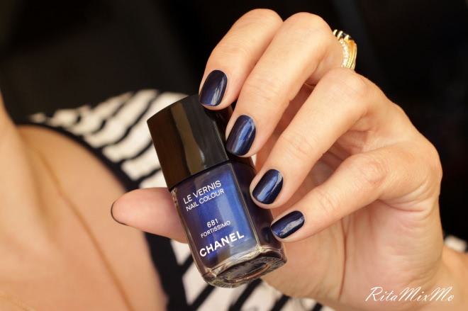 Chanel Blue Rhytm de Chanel Summer 2015. Превосходный Chanel Le Vernis Nail Colour # 681 Fortissimo