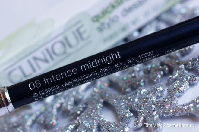 Мне захотелось настоящий синий карандаш, и я выбрала - Clinique Quickliner For Eyes Intense # 08 intense midnight