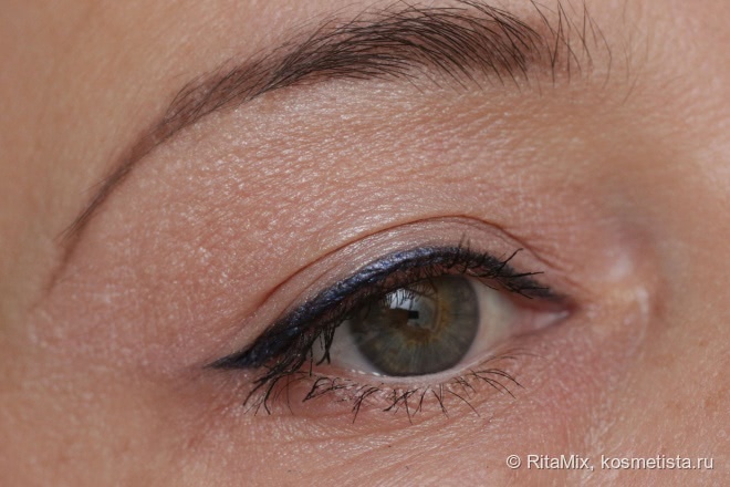Мне захотелось настоящий синий карандаш, и я выбрала - Clinique Quickliner For Eyes Intense # 08 intense midnight