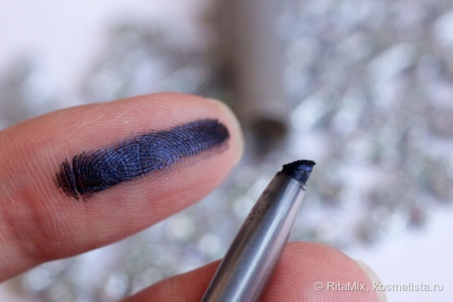 Мне захотелось настоящий синий карандаш, и я выбрала - Clinique Quickliner For Eyes Intense # 08 intense midnight