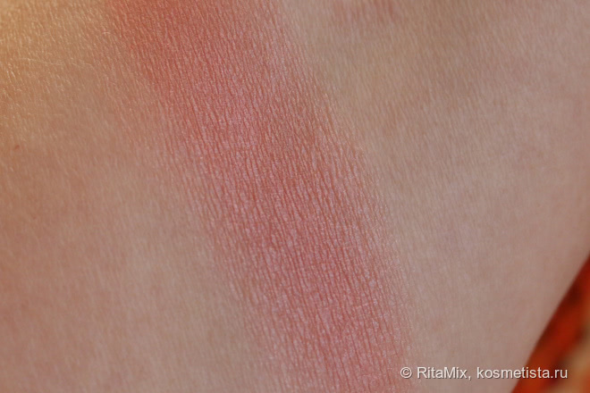 Знакомство с маркой Nouba. Пудра Boule Powder # 72 и румяна Blush on Bubble #46
