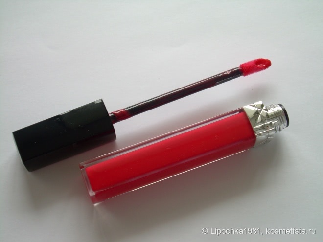 Мороз и кораллы - две вещи совместимые или блеск для губ Dior Rouge brillant lipshine & care couture color №858 Royale