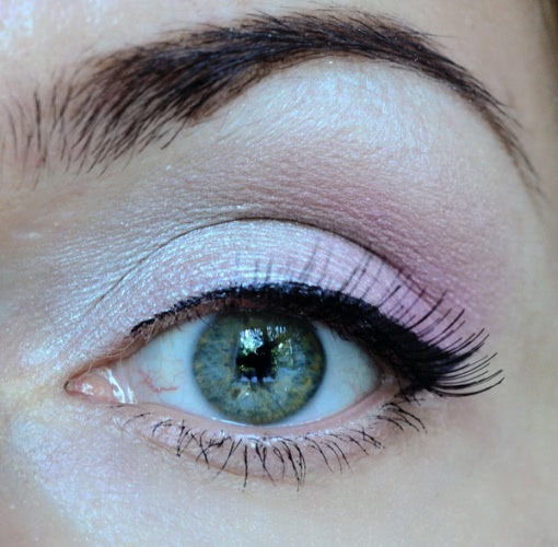 FreshMinerals baked eyeshadow #906607 Can u keep a secret