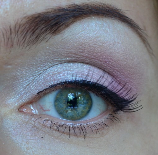 FreshMinerals baked eyeshadow #906607 Can u keep a secret