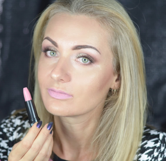 Новинка! EL Corazon EL Corazon Matte Mineral Lipstick # 601-713 Свотчи всех оттенков
