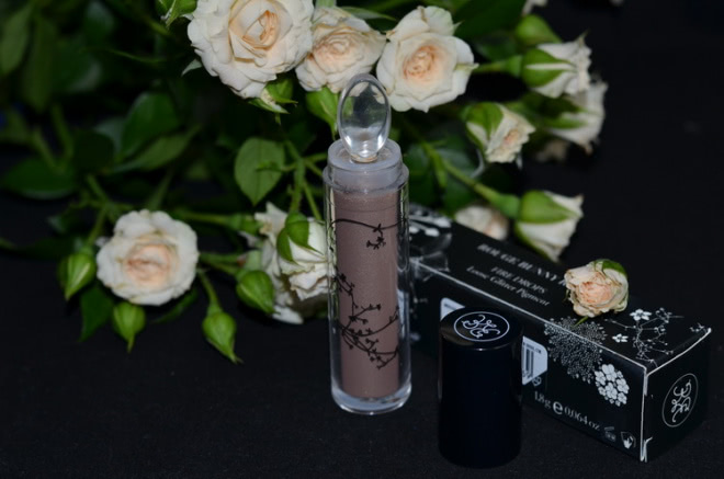 Rouge Bunny Rouge Loose Glitter Pigment 048 embrace of cashmere