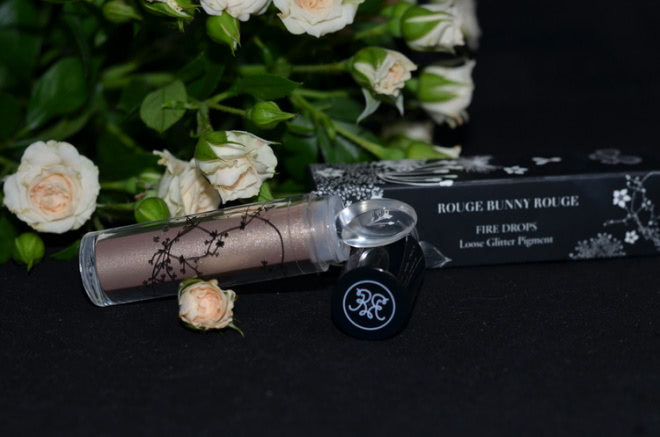 Rouge Bunny Rouge Loose Glitter Pigment 048 embrace of cashmere