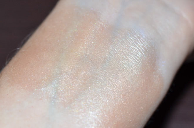 Becca Shimmering Skin Perfector Illuminator SPF 25+ Opal