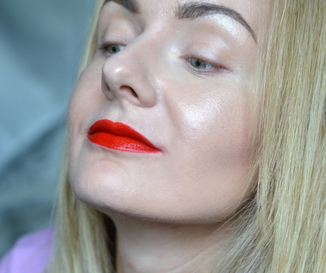 Becca Shimmering Skin Perfector Illuminator SPF 25+ Opal