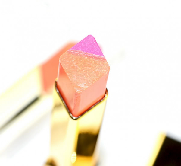 Губная помада с эффектом омбре Collistar Extraordinary Duo Lipstick 9 Impulsive одним движением? Ну-ну.