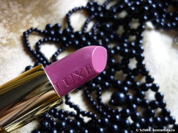 Такие разные сливовые... Avon Luxe Lipstick # Runway Plum, # Plum Noir