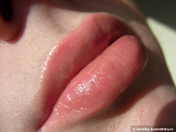 Блеск для губ Burberry Lip Glow Natural Lip Gloss # 05 Tea Rose