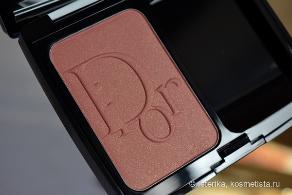 Красивые и послушные румяна Dior Diorblush poudre couleur vibrante 756 Rose Chérie