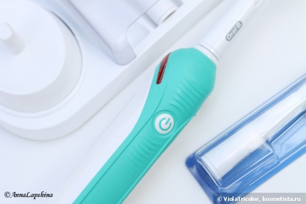 Электрическая зубная щетка Oral-B Trizone 3000