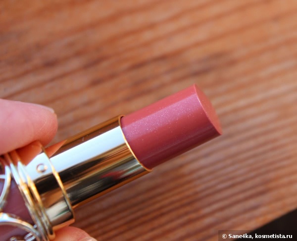 My Favourite Nude Lipsticks - YSL Rouge Volupte and L 