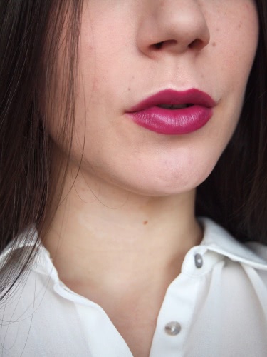 Продолжение знакомства с Essence - помада из коллекции Come to Town lipstick № 2 Wrapped in pink