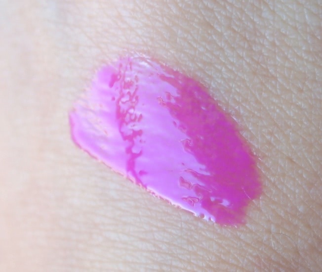 Nyx Butter Gloss в оттенке BLG 19 Sugar Cookie