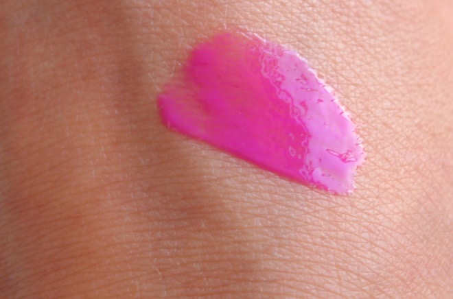 Nyx Butter Gloss в оттенке BLG 19 Sugar Cookie