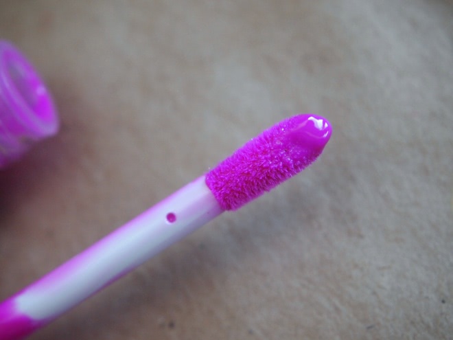 Nyx Butter Gloss в оттенке BLG 19 Sugar Cookie
