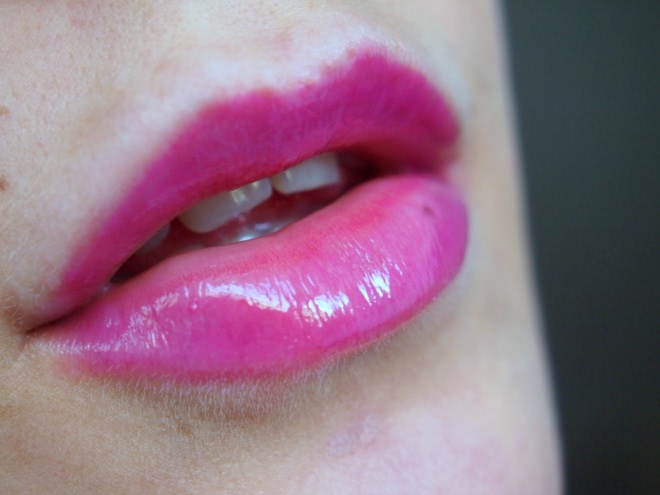 Nyx Butter Gloss в оттенке BLG 19 Sugar Cookie