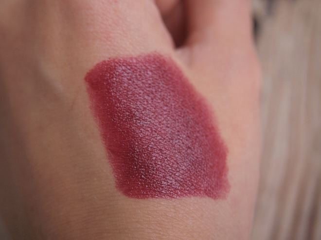 Осенняя Bronx The Legendary lipstick LL05 Aubergine