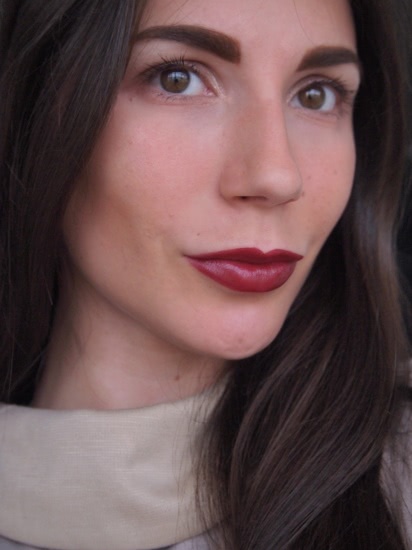Осенняя Bronx The Legendary lipstick LL05 Aubergine