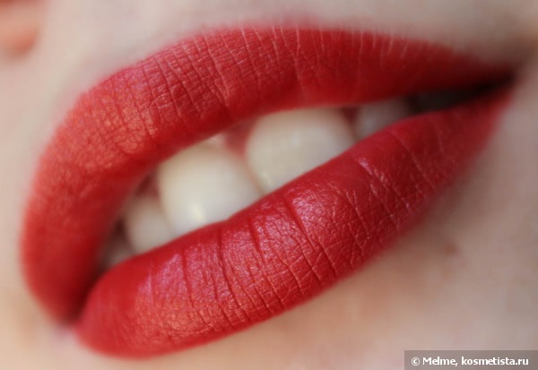 Матовая красная помада Revlon Matte Lipstick в оттенке Really Red
