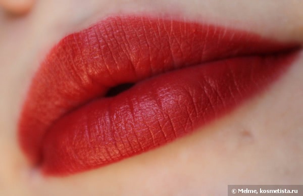 Матовая красная помада Revlon Matte Lipstick в оттенке Really Red