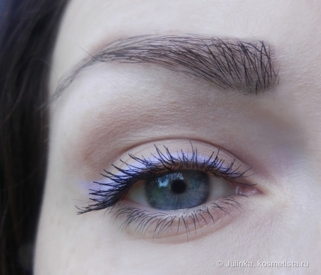 Essence Wake up, spring! – подводка-контур Eyeliner pen 01 happy first day of spring